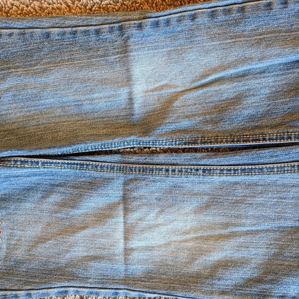 π» Embroidered Jeans - Picture 12 of 12
